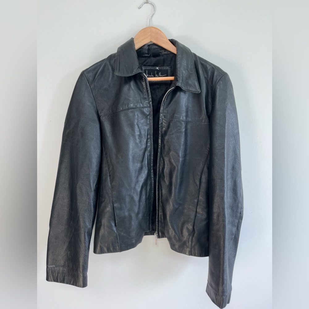 Nicole Miller black vintage 100% leather jacket. XL but fit S/M